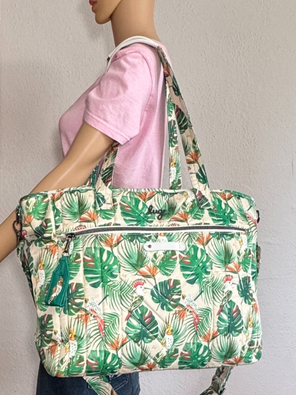Lug Paddle Carry-All Tote in Tropical Birds Cream